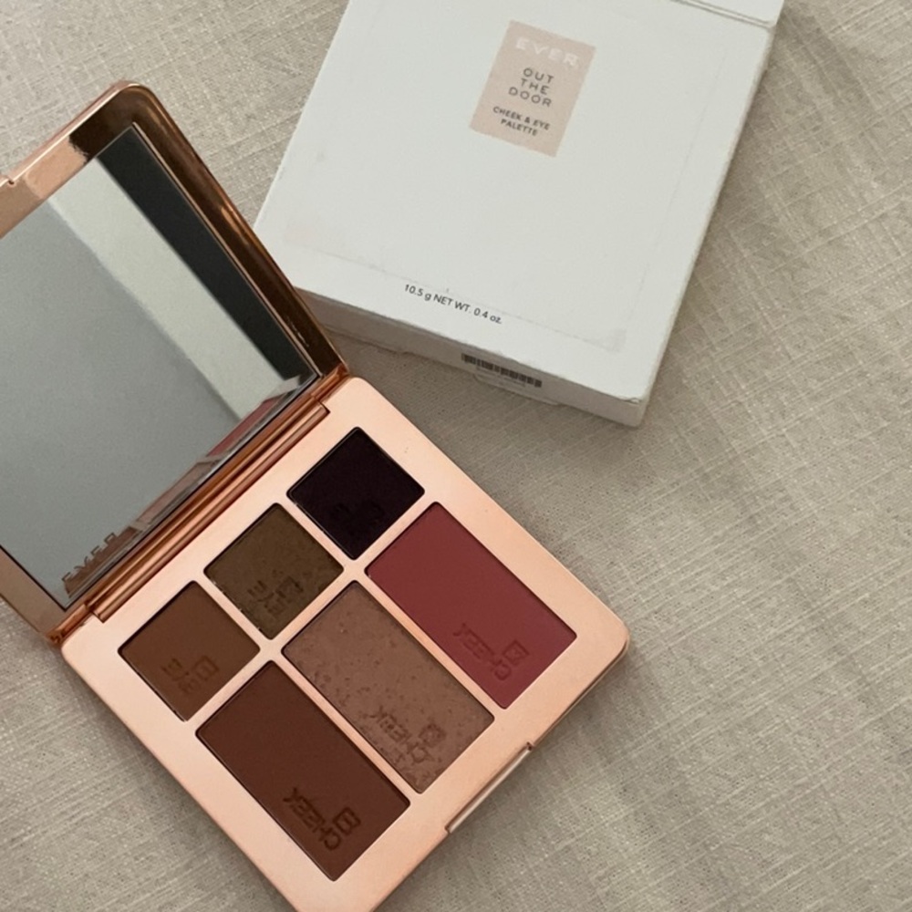 Ever Out the Door Palette - Versatile Makeup Shades